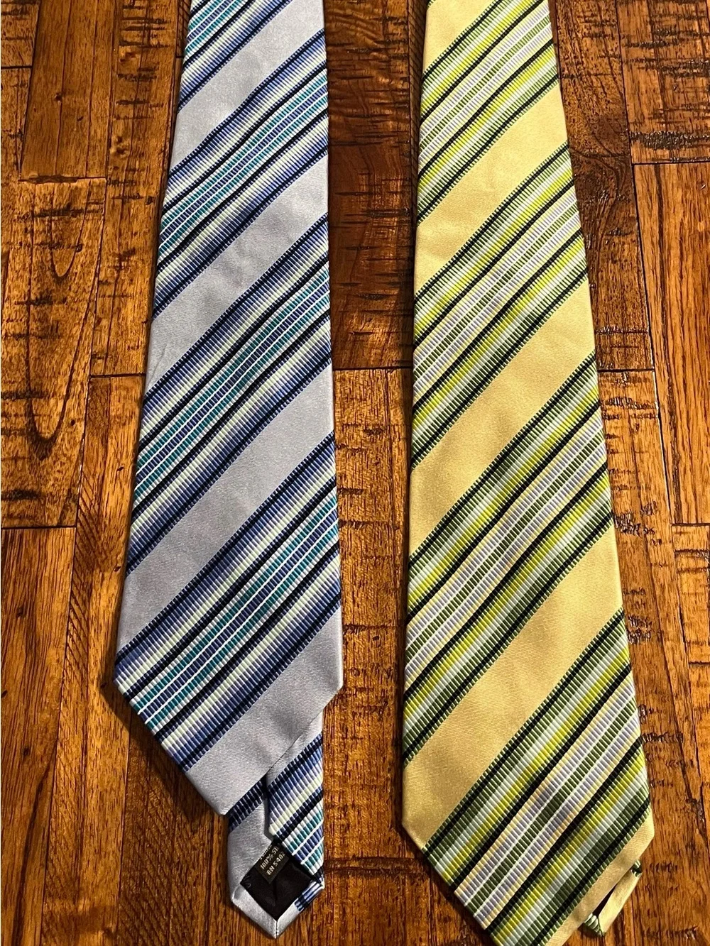 Banana Republic Men’s Tie Lot of 2 / 100% Silk Designer Neck Ties Classic Dress